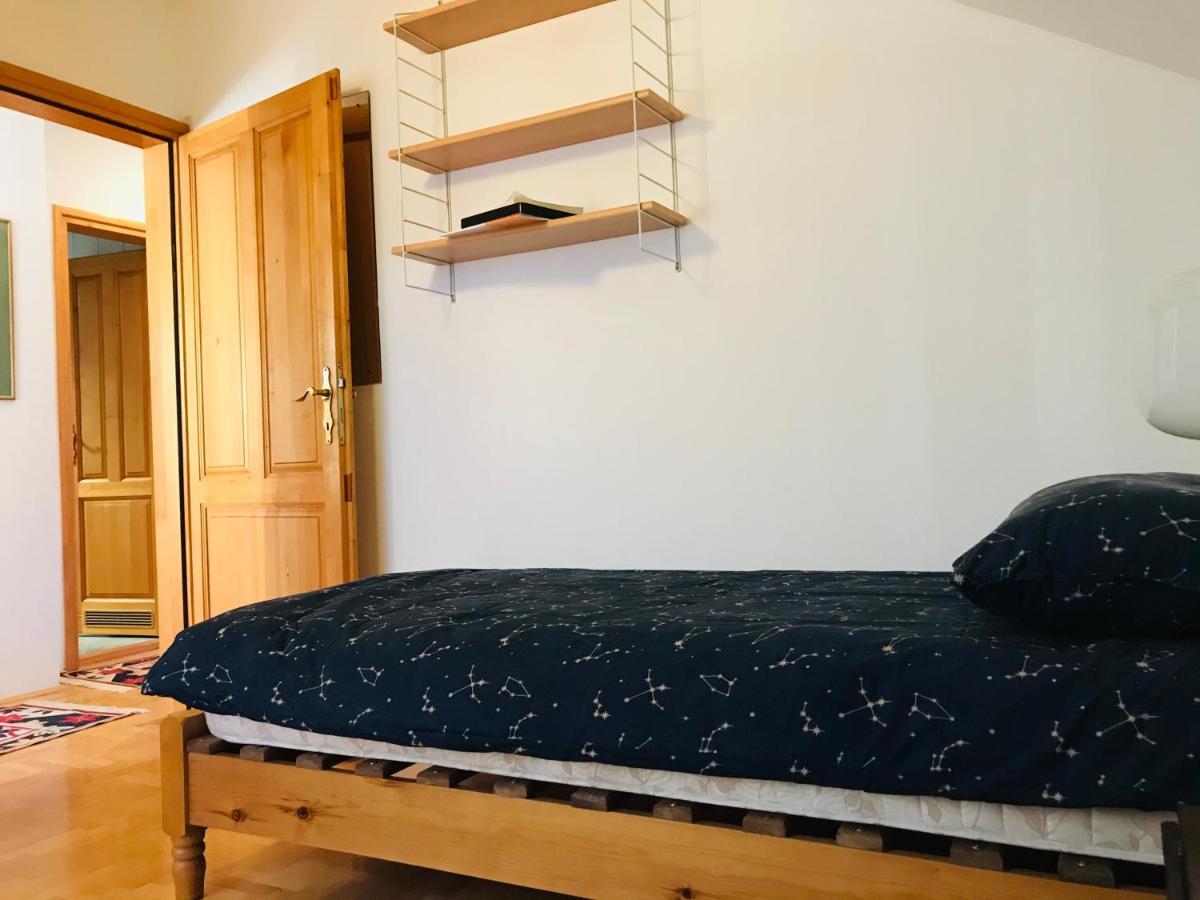 Apartman Simple Apartment Сараево Екстериор снимка