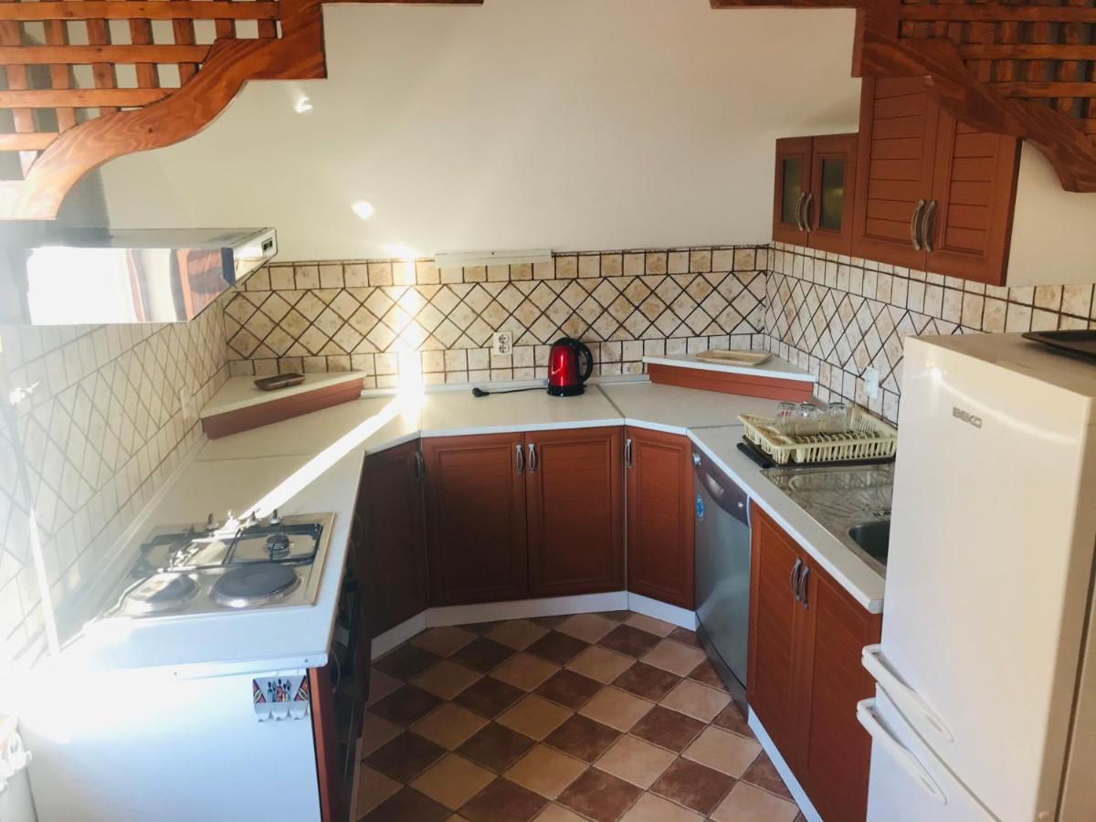 Apartman Simple Apartment Сараево Екстериор снимка